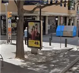 Mupi en la avenida de Santa Caterina junto al aparcamiento de Cal Font, Igualada